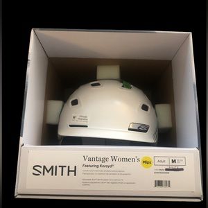 Smith Vantage ski / snowboarding helmet woman’s medium white